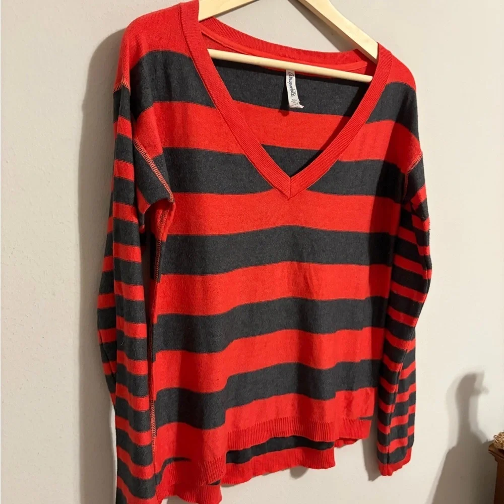 Aeropostale Red Gray Striped V-Neck Pullove Sweater Y2K Preppy Classic Medium
